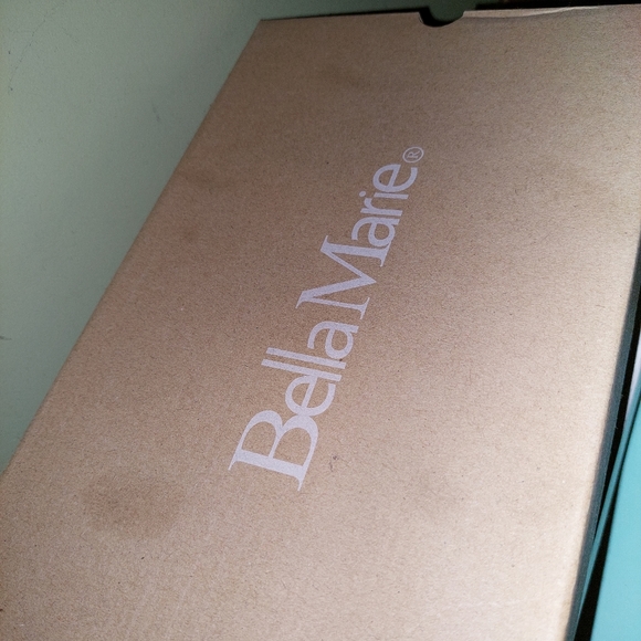 Shoes - Picture 2 of 4